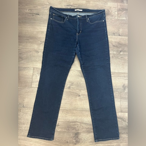 Levi’s Women’s Shaping Straight Jeans - Picture 1 of 5